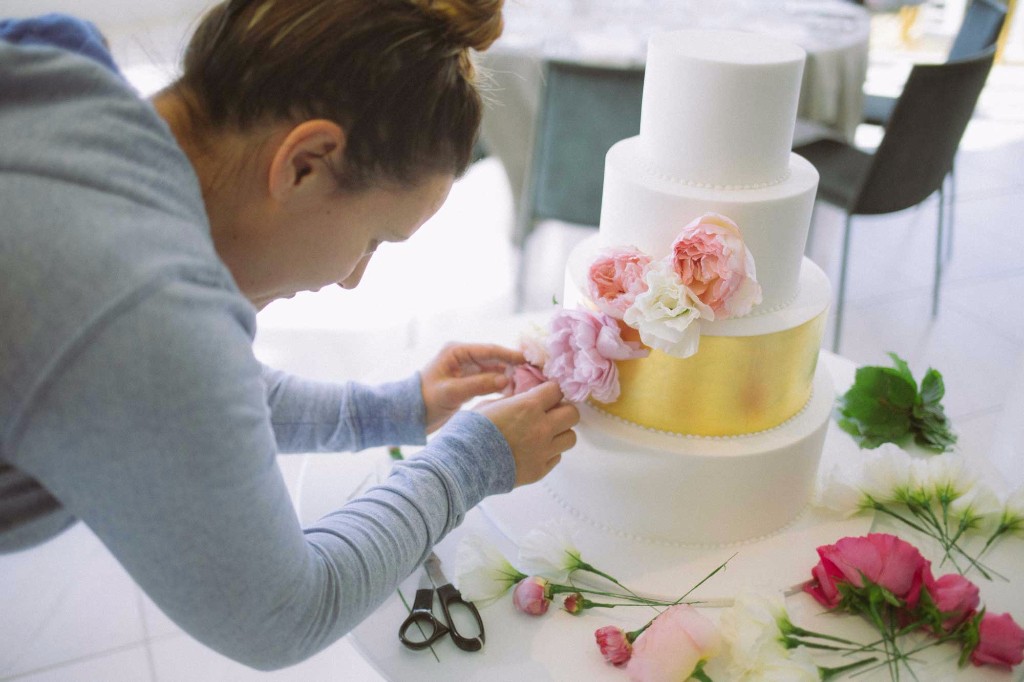 A Guide to Buying Wedding Cakes by Splendid Servings